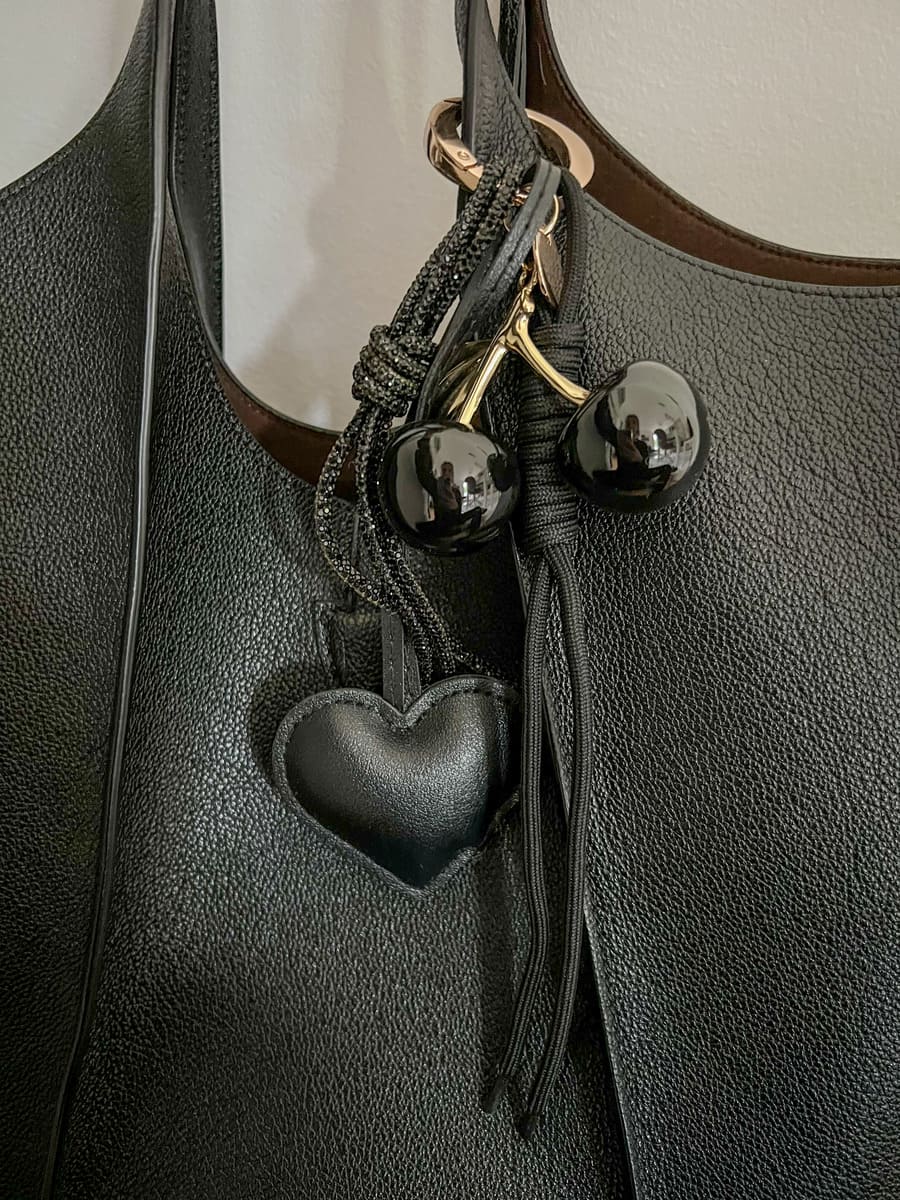 Taschenanhänger BLACK CHERRY