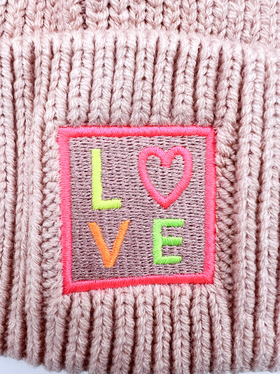 Mütze LOVE verschiedene Farben