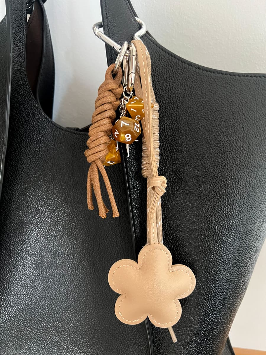 Taschenanhänger BEIGE FLOWER