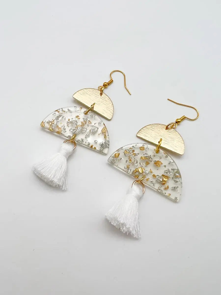 Ohrringe gold mit Acrylplatte gold und Quasten weiss