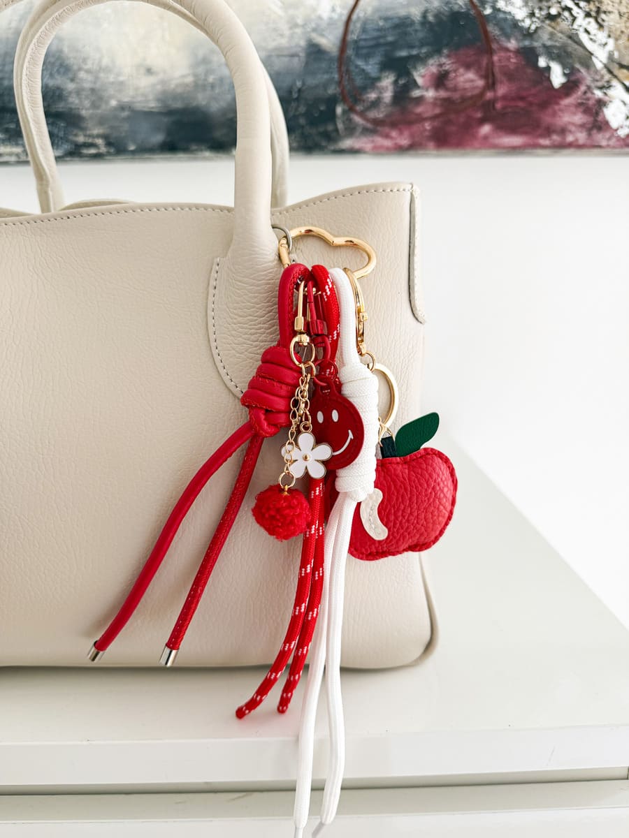 Taschenanhänger RED APPLE