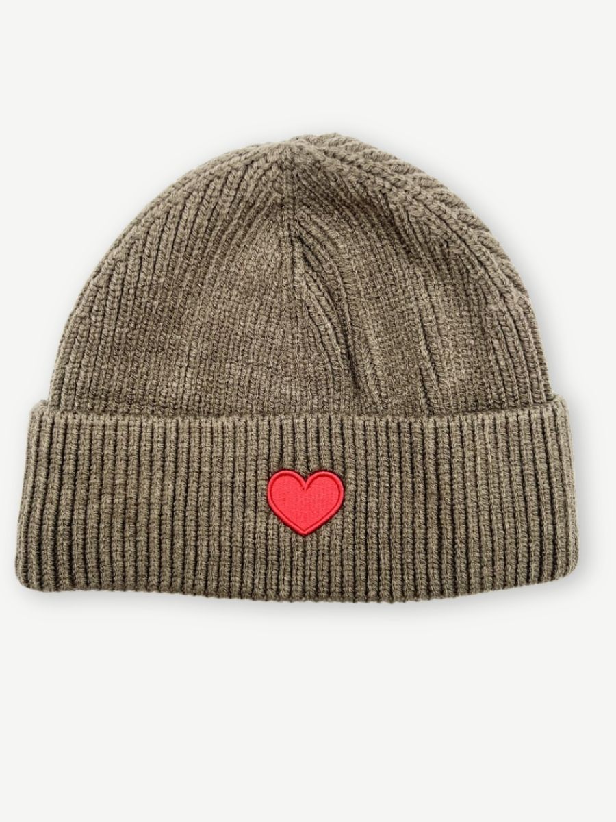 Strickmütze oliv mit rotem Herz