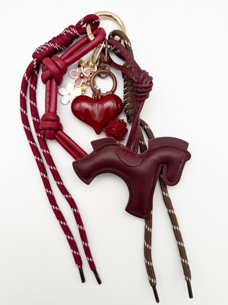Taschenanhänger PONY BURGUNDY