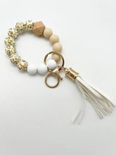Schlüsselanhänger Handgelenk beige leo