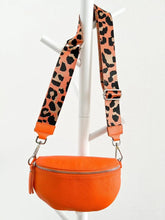 Crossbody Bag mit Gurt Leo orange